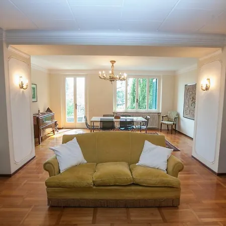 Angelina Villa Brunate
